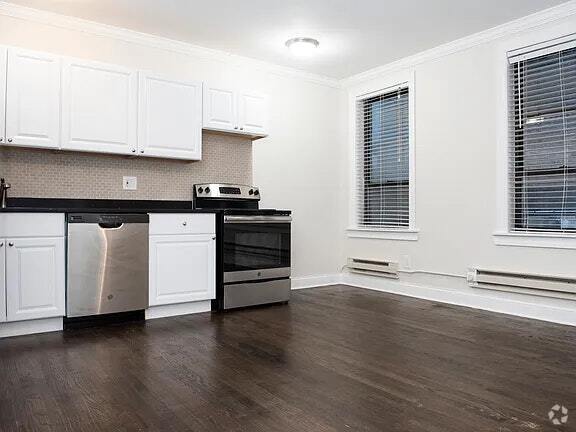 Building Photo - 3345 N Marshfield Ave Unit 307 Rental