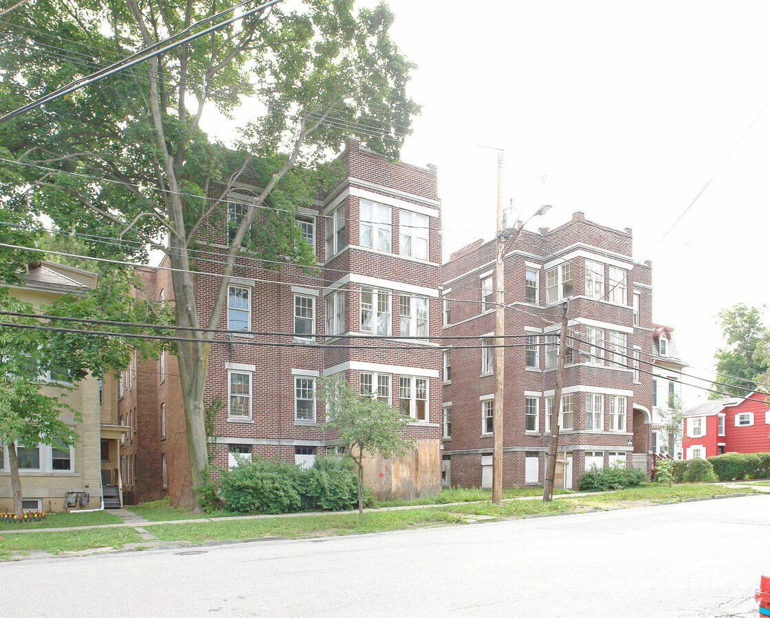 Photo - 82-84 S Hamilton St