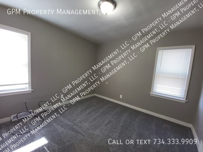 Photo - 28911 Powers St