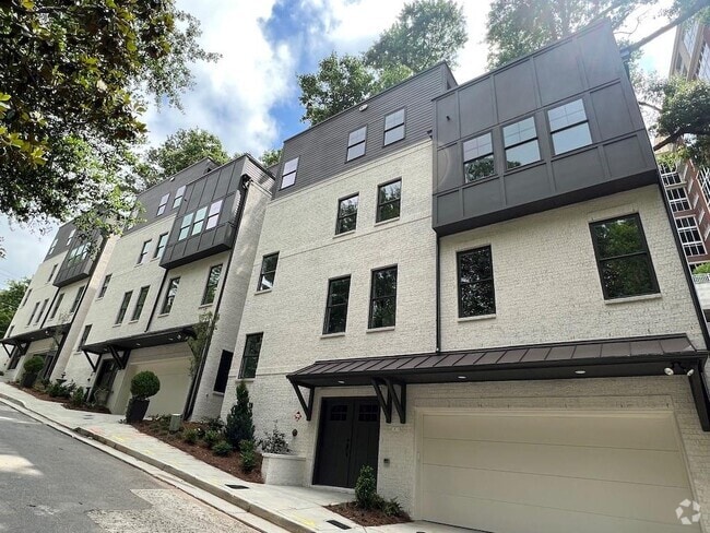 Building Photo - 1819 Huntington Hills Ln NW Rental