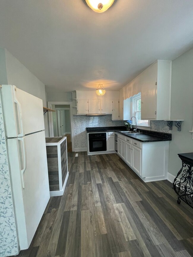 Photo - 701 S Andrews Ave