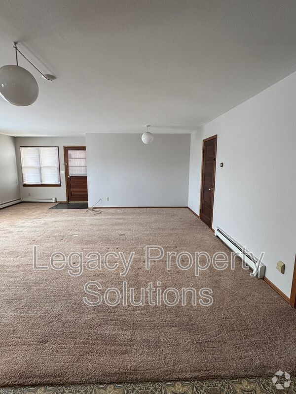 Building Photo - 408 2nd Ave NE Rental