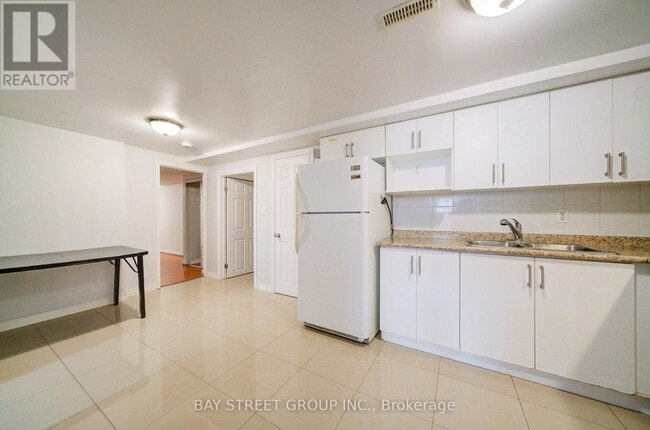 Photo - 5 Lockdare St