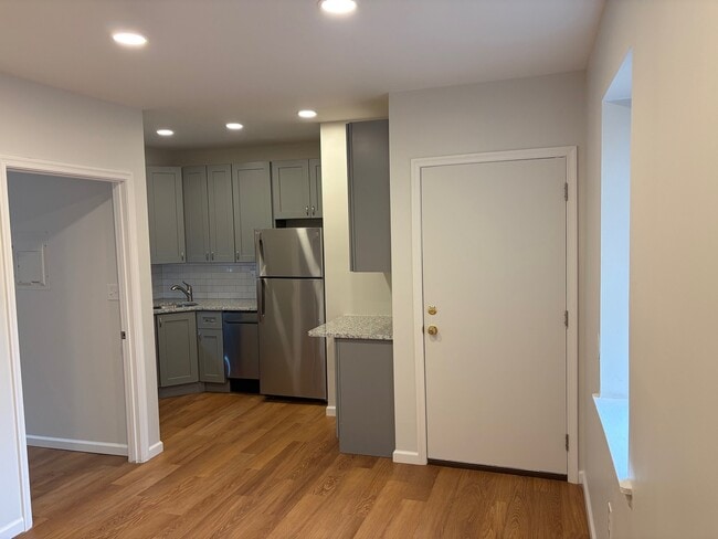15 E Read St Unit 1B