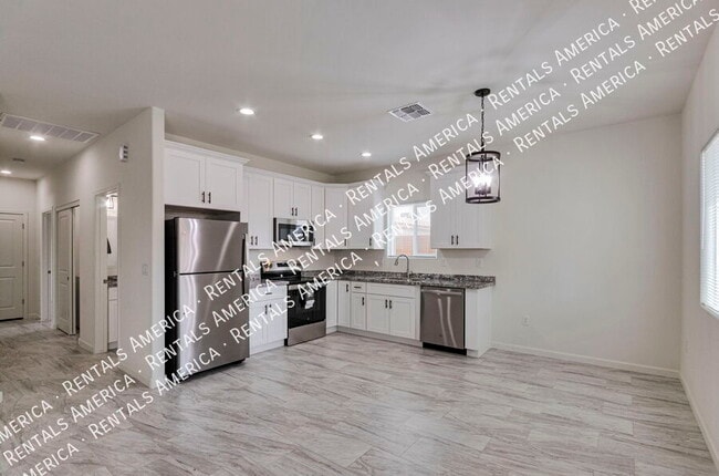 Building Photo - 3727 N Stone Ave