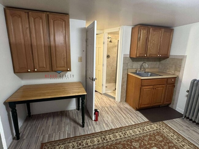 Photo - 21-16 73rd St