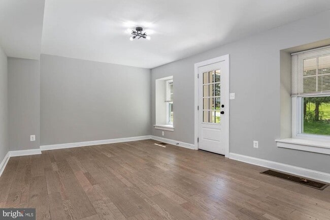 Photo - 139 W Germantown Pike