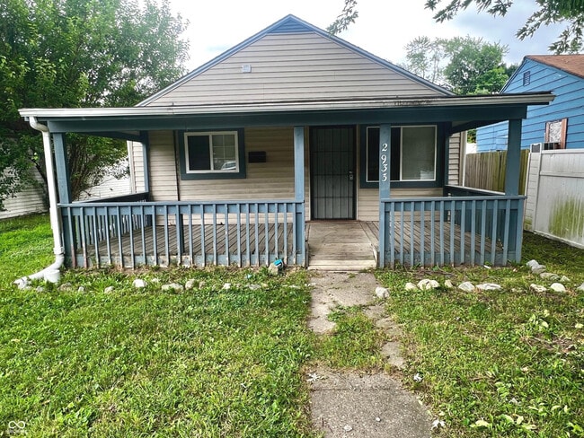 Photo - 2933 N Gladstone Ave