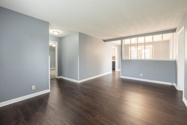 Photo - 732 Overton Dr