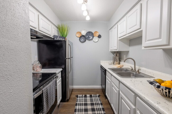 Building Photo - Steeplechase