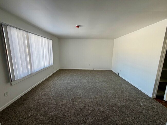 Photo - Updated 3 bedroom 1 bath, home ready for Section 8 Tenant call KPM Detroit (313)429-3244