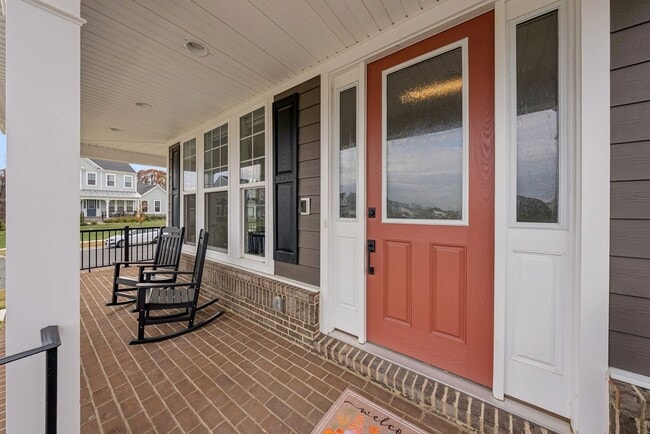 Photo - 101 Milvian Wy SE