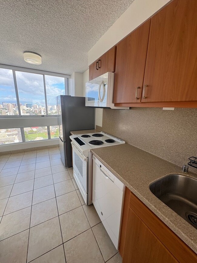 1212 Punahou St