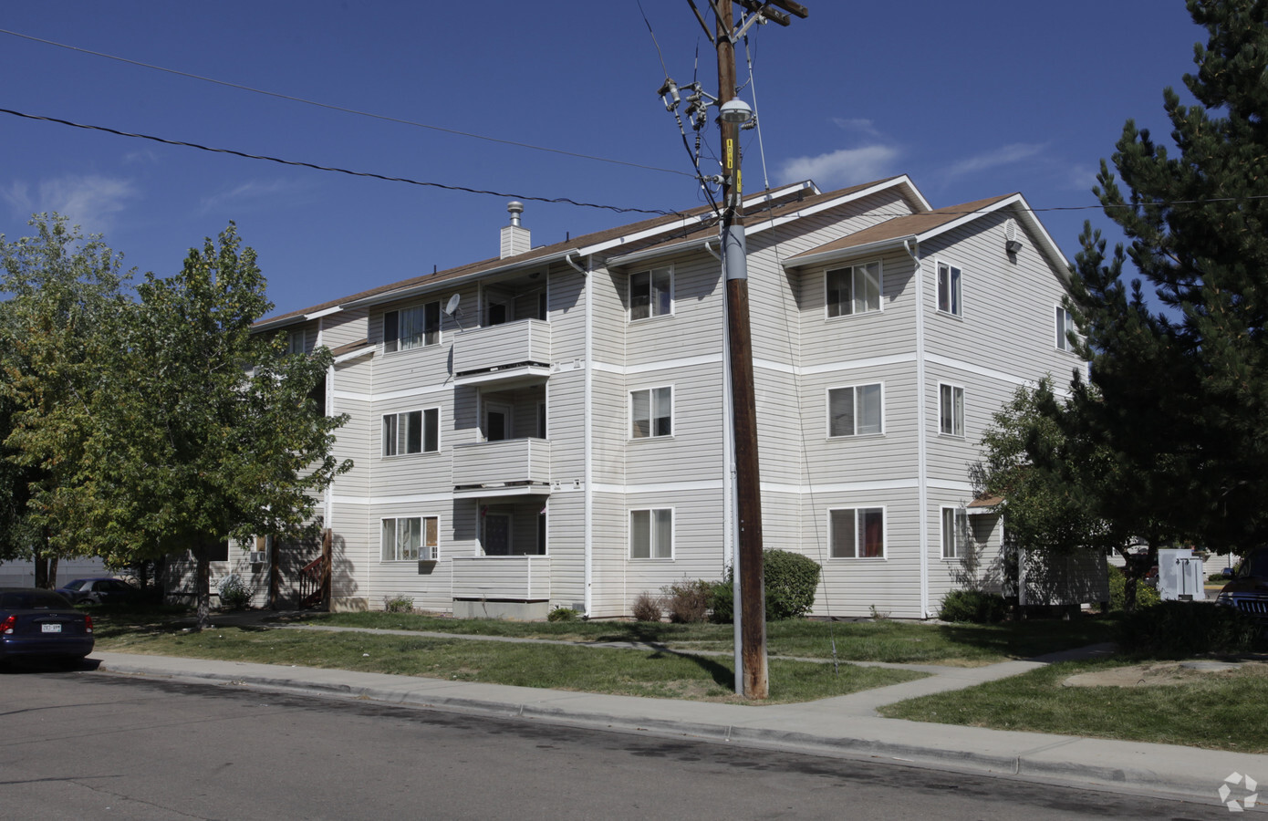 Kimbark Apartments - Kimbark Apartments