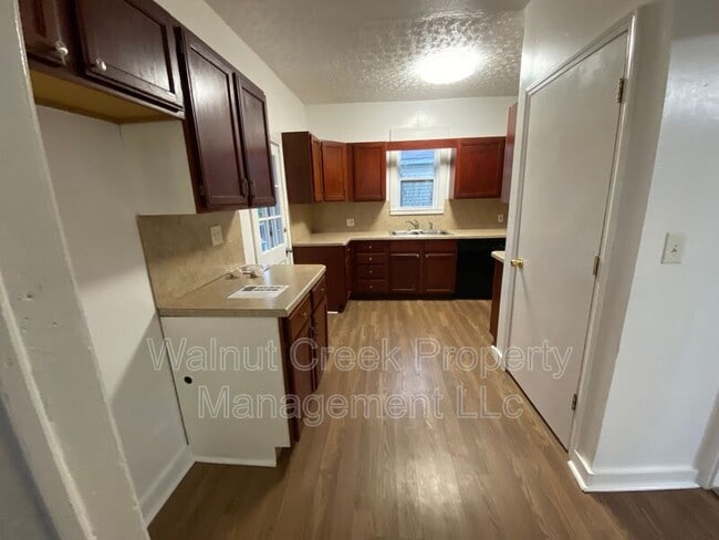 Photo - 1143 W 9th St Condo Unit Down