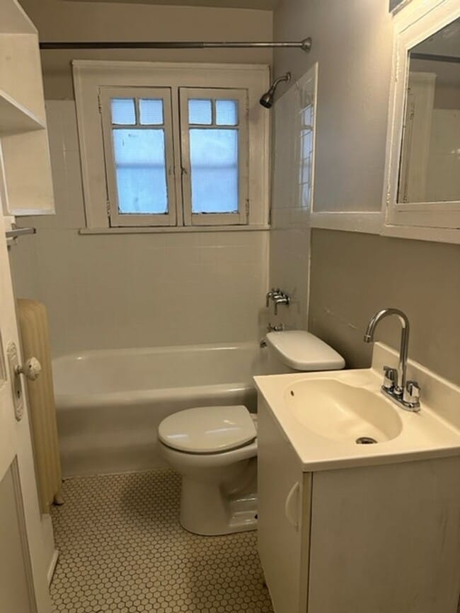 Photo - 37 Vick Park B Unit 37 Vick Park B #3