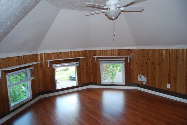 Photo - BEL307 Unit Apt 3