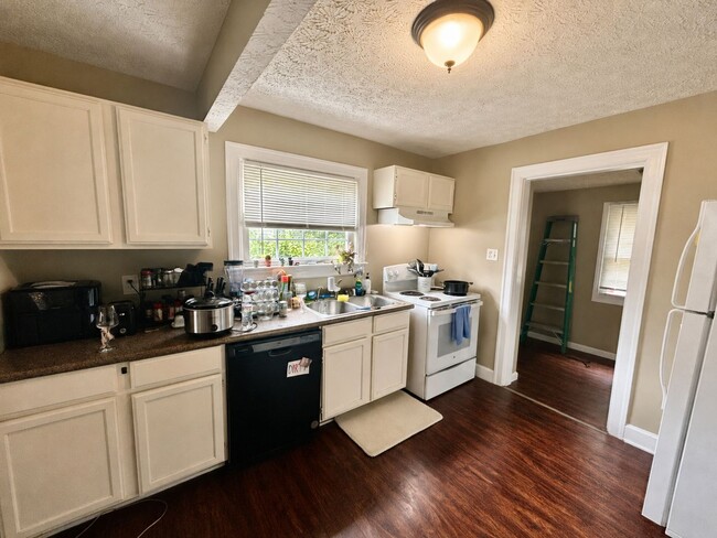 Photo - 715 Golfview Dr