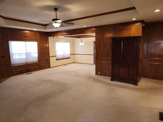 Photo - 9335 Admiral Lowell Pl NE