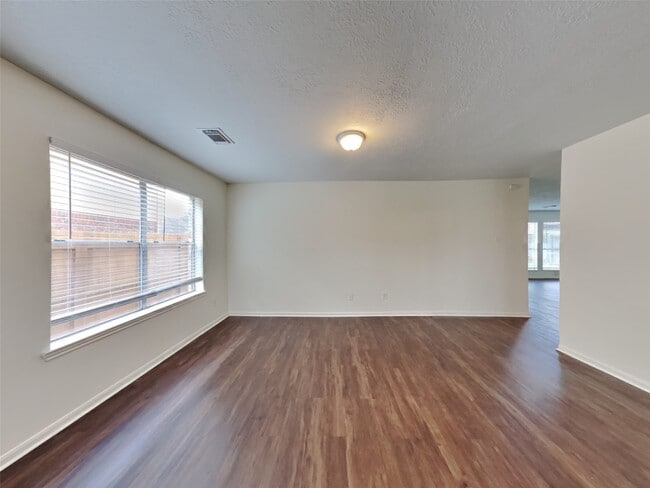 Photo - 622 Oak Hill Dr