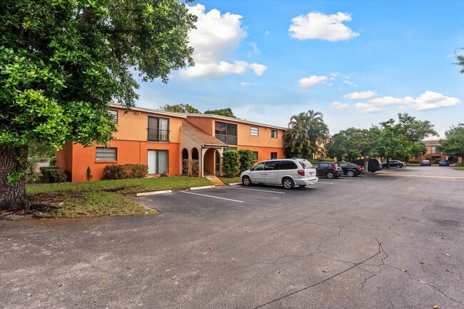 Photo - 50 SE 12th St Unidad 160