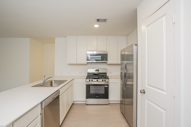 Photo - 319 Bush Mdw Ln