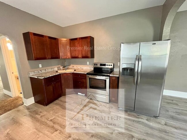 Photo - 917 E Platte Ave