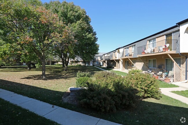 Plaza IV Apartments in St. Francis.