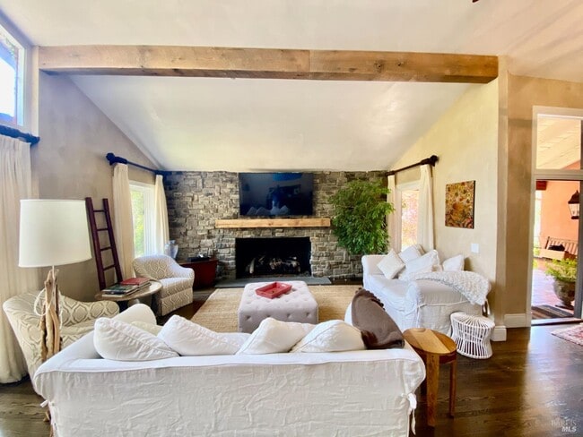 Photo - 3594 Silverado Trail N