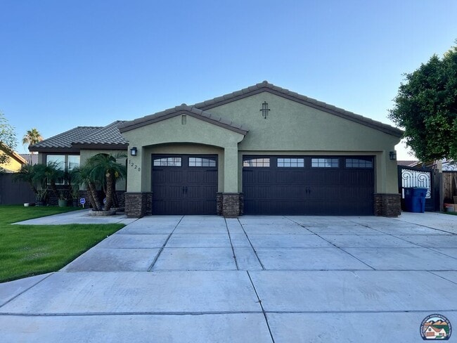 Building Photo - 1220 Mc Millin St