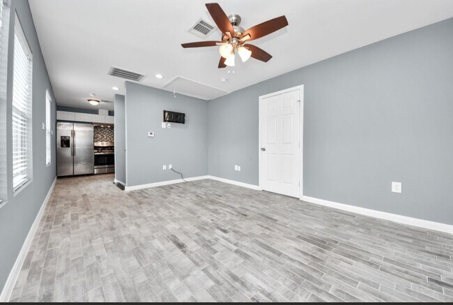 Photo - 109 N Eastwood St