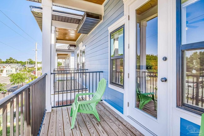 Photo - 520 N De Villiers St