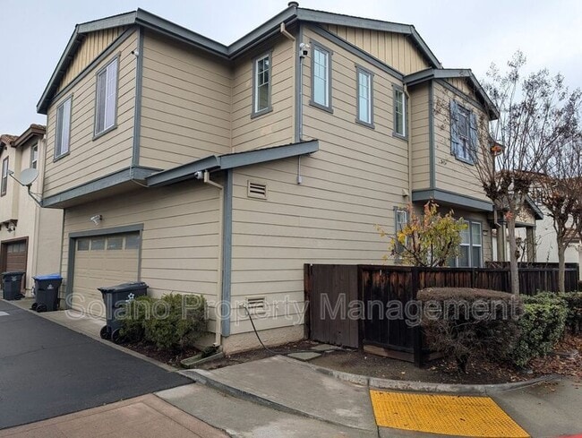 Photo - 1613 Centennial Dr