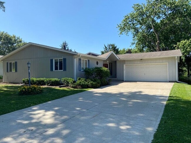 $2,700 | 4 Bedroom, 3.5 Bathroom Home | Pe... - $2,700 | 4 Bedroom, 3.5 Bathroom Home | Pe...
