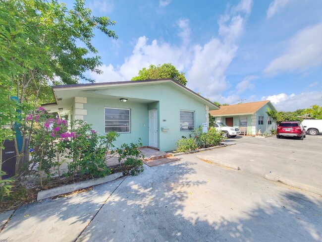 Photo - 412 Conniston Rd Townhome
