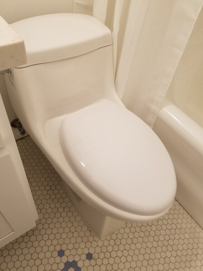 Photo - 5014 Melrose Ave Unit #317