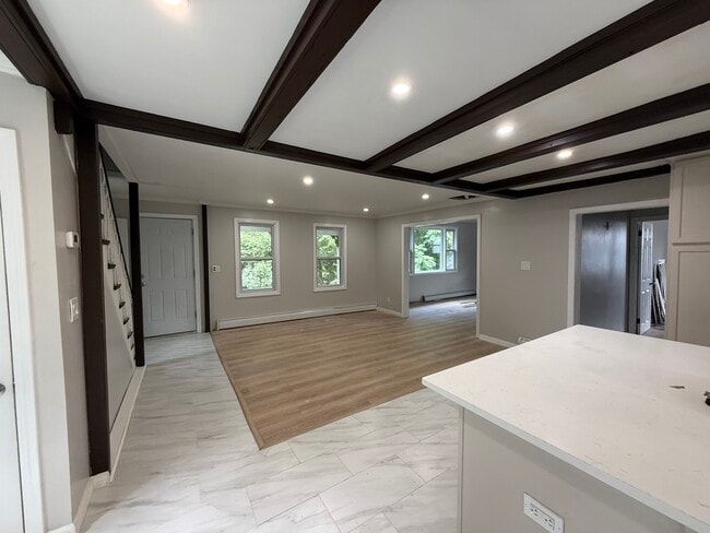 89 Hickory St