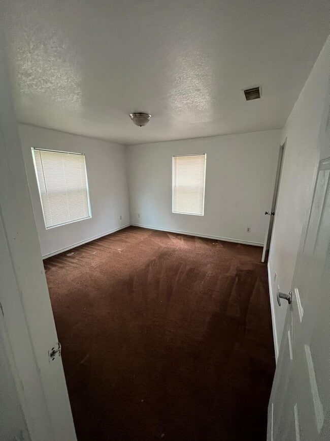 Photo - 4x2 Home in Beaumont, TX!