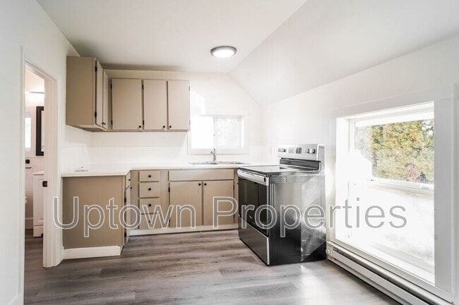 Photo - 135 NE Jackson St