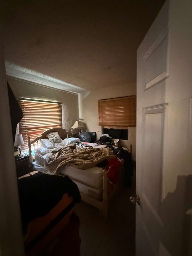 Photo - 540 E 49th St