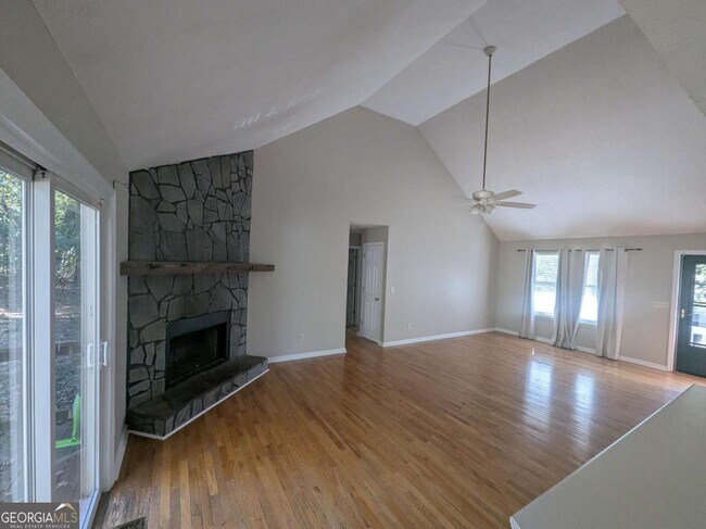 Photo - 1995 Holly Cove Rd