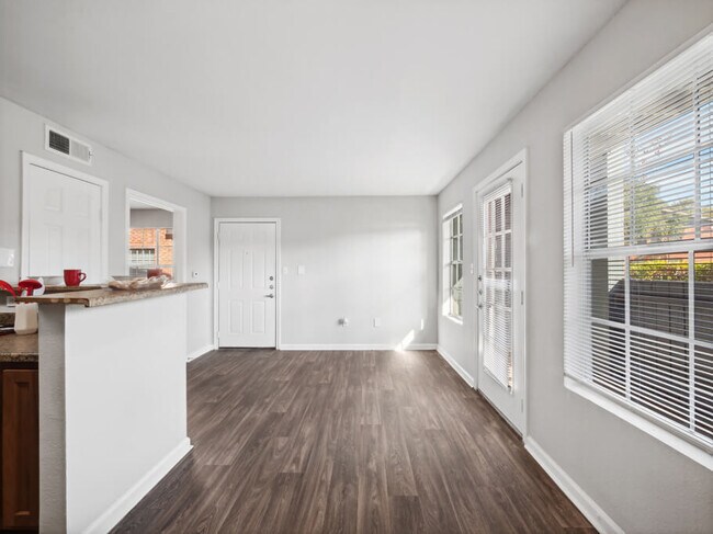 Photo - Forest Creek Apartments