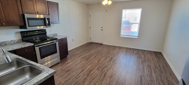 Building Photo - NEW LUXURY ONE BEDROOM APARTMENT UNFURNISHED Unit 2501-S