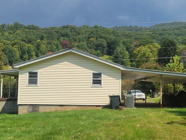 Building Photo - 1446 Camp Branch Rd Rental