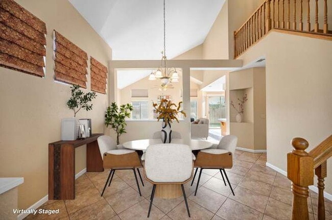 Photo - 516 Carrigane Way