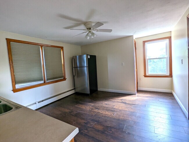 Photo - 252 Deerfield Rd Unit B