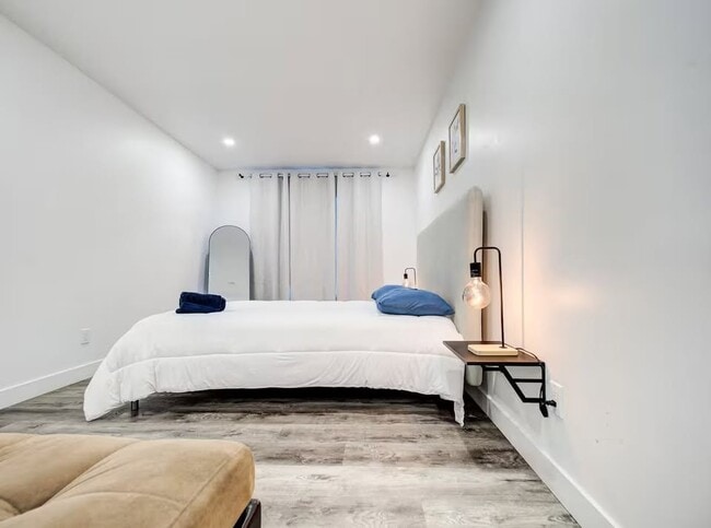 Photo - 3380 Rue Sherbrooke E Unit 3380 Rue Sherbrooke E