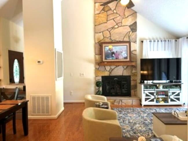 Photo - 606 Safe Harbor Cir
