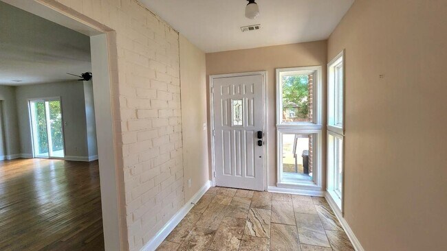 Photo - 206 Berry Rd