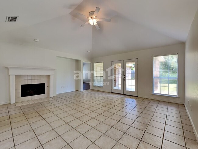 Photo - 2144 Glenn Ln